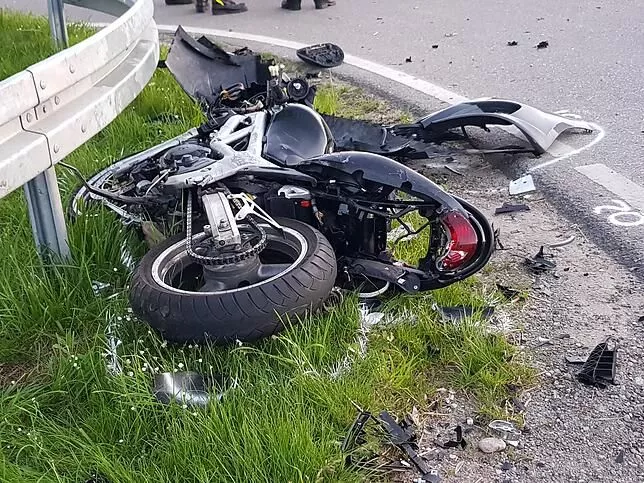 Dark Roads, Sharp Turns: A Bali Motorcycle Crash Highlights the Hidden Risks of Riding After Sunrise 39
Photo: Illustration of a motorbike accident on the highway (Ist)