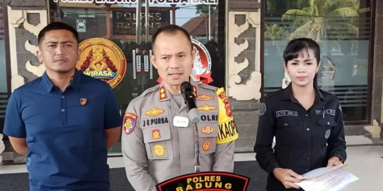 Badung Police Chief, AKBP Joseph Edward Purba, delivered a press release on the investigation into the murder of a Dutch citizen with the initials RP (49) at the Badung Police Headquarters on Wednesday, March 25, 2026. KOMPAS.com/ Yohanes Valdi Seriang Ginta (Yohanes Valdi Seriang Ginta)