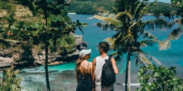 Illustration photo of tourists visiting Bali (Freepik)