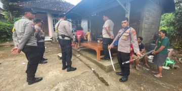 Police arrived at the scene of an assault during Nyepi Day in Hamjar Dinas Kajanan, Joanyar Village, Seririt District, Buleleng, Bali, Thursday (March 19, 2026). (Photo: Special Doc.)