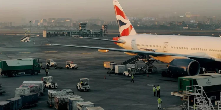 Illustration of an airplane parked at an airport (Pexels)