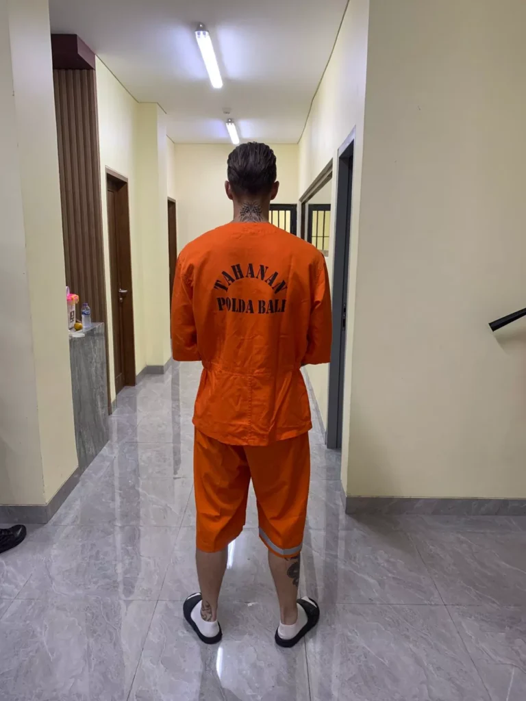 
Photo: Luzian Andrin Zgraggen wearing Bali Police detention uniform