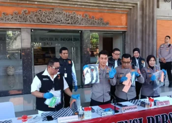 Bali Police Chief Inspector General Daniel Adityajaya provided the latest updates on the kidnapping and murder of Ukrainian foreigner Ihor Komarav, also known as IK, 28, at Bali Police Headquarters on Monday (March 30). Photo: Bali Police Public Relations.