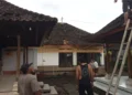 One of the residents' houses damaged by strong winds in Banjar Sandan Dangin Yeh, Sesandan Village, Tabanan District, Tabanan Regency, Bali Province, Tuesday afternoon (April 7, 2026). (Tabanan Regional Disaster Management Agency.)