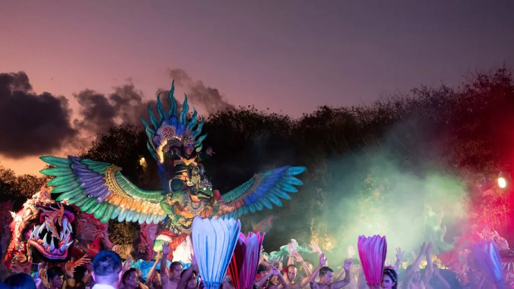 Governor Koster Proposes Another Law to Control Foreign Tourists in Bali. But Will It Fix Anything? 38 Foto Ogoh-ogoh di Bali