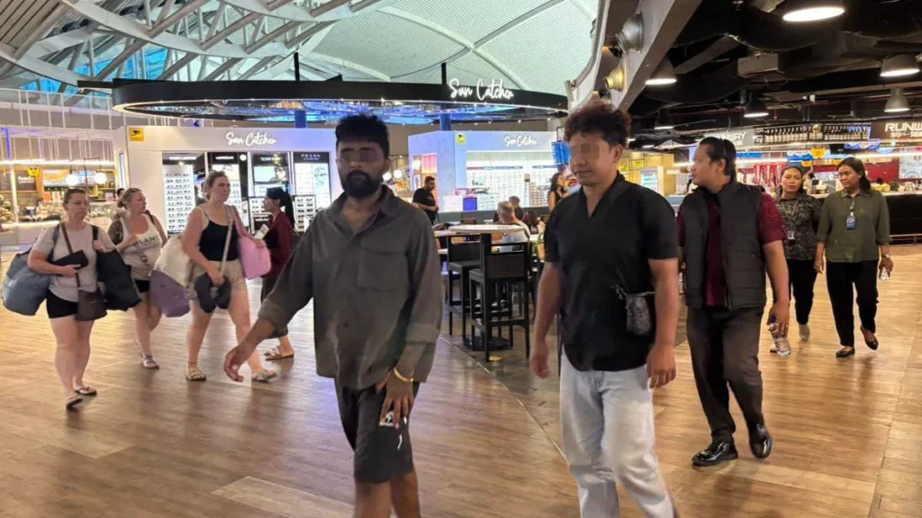 Fake Mexican Passports, Overstayed Visas: Two Indian Nationals Deported from Bali After Prison Terms 3 The deportation process for two Indian citizens with the initials R and HD took place on Thursday (April 2, 2026). (Hey Bali)