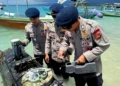 Mystery Object Near Bali Sparks Bomb Fears—Police Say It Was a Scientific Device, Not a Weapon 50 Police secured a foreign object resembling a torpedo in the waters off Gili Trawangan, North Lombok, West Nusa Tenggara (NTB), on Monday (April 6, 2026). (Photo: NTB Regional Police Doc.)