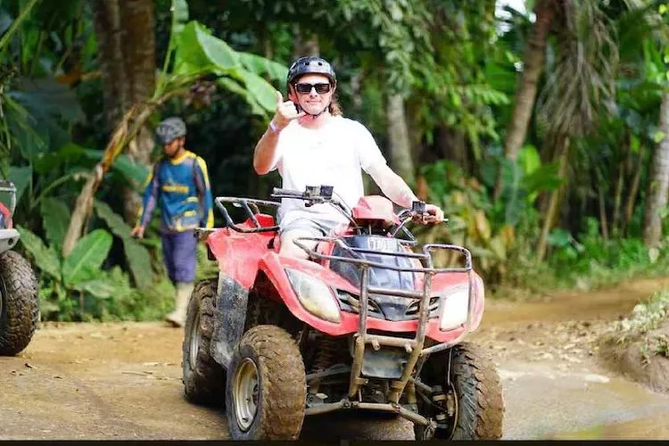 One Year After an Australian Tourist Died in Bali, His Family Says Questions Still Remain 38 An Australian tourist, Byron Haddow, reportedly died under strange circumstances in a villa pool in Bali. (Doc. Haddow Family via ABC Indonesia)