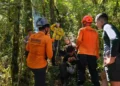 Basarnas evacuates climbers lost on Mount Batukaru in Tabanan Regency, Bali, Friday (May 29, 2026). (Basarnas Bali.)
