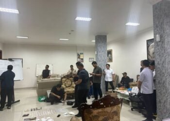 Kerobokan Prison Governor Removed After Drugs and Phones Found Inside Bali Jail 43 Drug raid at Kerobokan Prison, Bali.