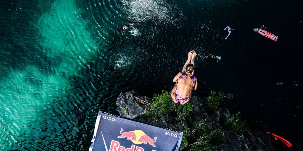 27 Meters Above the Indian Ocean, They Jumped. Red Bull Cliff Diving Finally Arrives in Bali. 39 Red Bull Cliff Diving