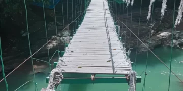 Broken Planks, a 20-Meter Drop, and Two Austrian Tourists Dead in Labuan Bajo 1 The condition of the suspension bridge at Cunca Wulang Waterfall, West Manggarai, East Nusa Tenggara, Sunday (May 24, 2026). (Photo: Maumere Basarnas Doc.)