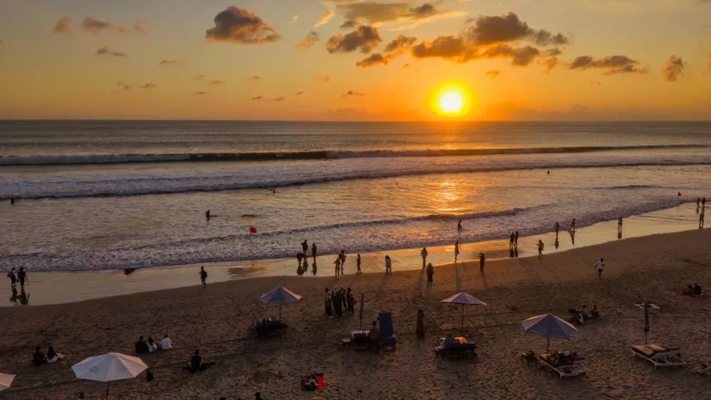 6 Best Things To Do In Kuta, Bali Near The Airport And After Dark 38 Kuta Beach at sunset