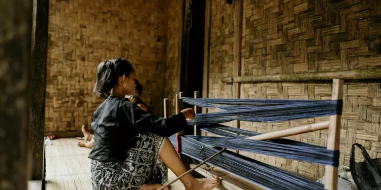 Eight Years Waiting for the State: A Weaving School in Sumbawa Still Fighting Alone 37 Illustration photo of weaving crafts in Sumbawa