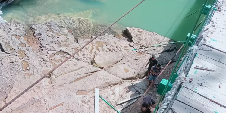 Photo: The location where Austrian tourists fell from the Cunca Wulang Waterfall suspension bridge, West Manggarai, Sunday (May 24, 2026).
