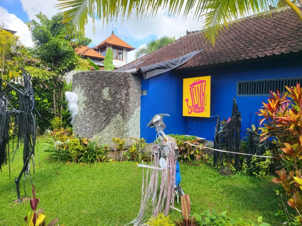 The Plastic Jellyfish of Gang Bintang: How Eight Artists in Ubud Are Trying to Save Your Dinner 45 Junkyard Collective Bali.