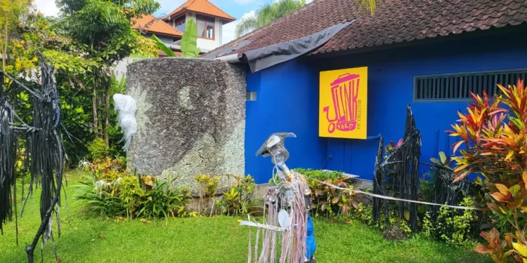Junkyard Collective Bali.