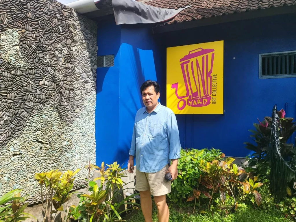 The Plastic Jellyfish of Gang Bintang: How Eight Artists in Ubud Are Trying to Save Your Dinner 37
Photo of Dr. I Made Jodog, M.FA. Junkyard Activist and Art Curator in Bali (Hey Bali)