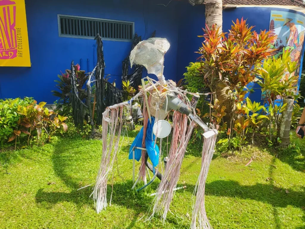 The Plastic Jellyfish of Gang Bintang: How Eight Artists in Ubud Are Trying to Save Your Dinner 46 Junkyard Collective Bali. (Hey Bali News)