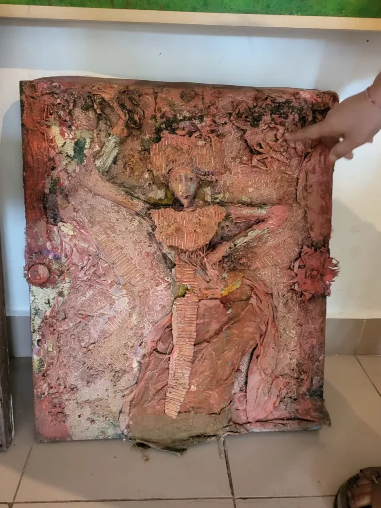 The Plastic Jellyfish of Gang Bintang: How Eight Artists in Ubud Are Trying to Save Your Dinner 43 One of the paintings by I Made Jodog which is made from various types of waste and produces an extraordinary work (Hey Bali News)
