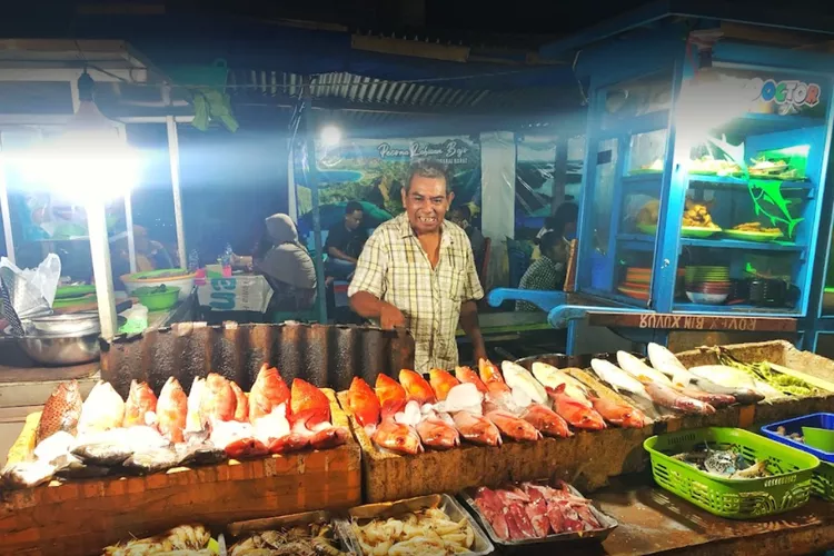 24 Hours in Kupang: The Most Underrated City in Eastern Indonesia 45 Seafood Feast at Kampung Solor Kupang
