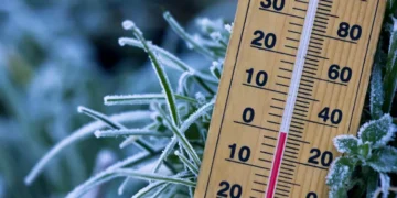 Illustration of cold temperatures. The temperature in Bali feels colder than usual. (canva.com)