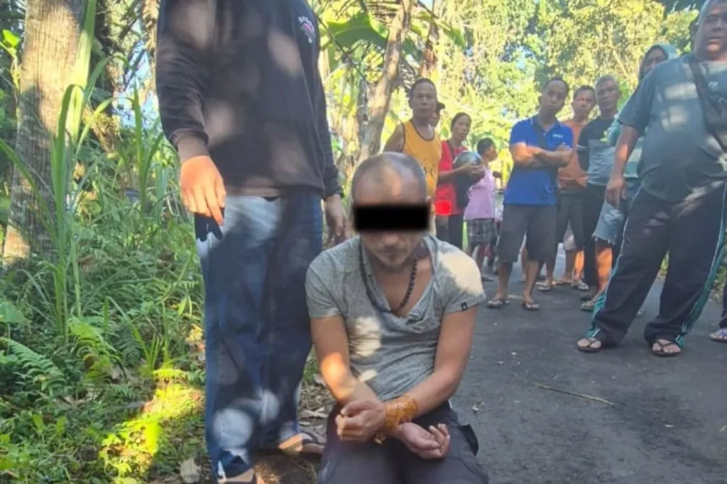 Russian Nationals Arrested in Bali After Authorities Track 7.8 Kilograms of Hashish Across Indonesia 2 Officers apprehend a Russian citizen suspected of drug smuggling in Kayubihi Village, Bangli District, Bangli Regency, Bali, Friday (June 5, 2026). (BNN)