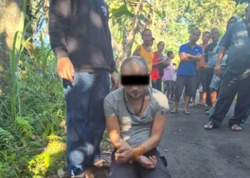 Officers apprehend a Russian citizen suspected of drug smuggling in Kayubihi Village, Bangli District, Bangli Regency, Bali, Friday (June 5, 2026). (BNN)