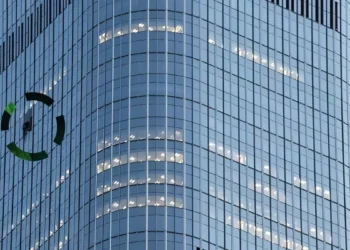 View of the Chinese skyscraper struck by a plane. Photo: REUTERS/Maxim Shemetov