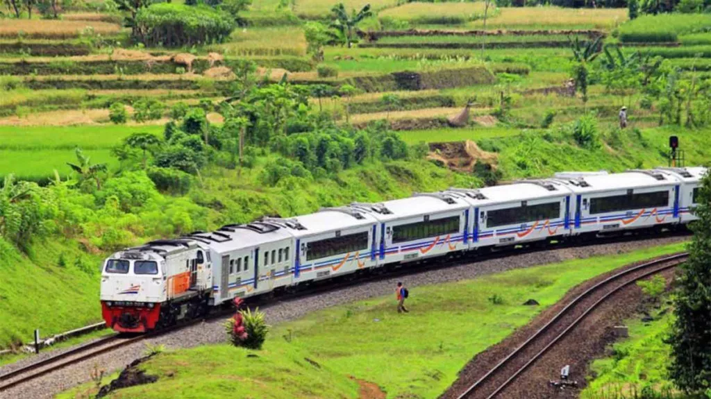 Flights to Bali Are Getting More Expensive. Here's How to Reach the Island by Train, Bus, and Ferry Instead. 39
Photo of a Train Heading to Ketapang, Banyuwangi (IST)