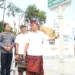 Installation of a street sign made from recycled plastic waste at the Singaraja Zero Point, Thursday (June 25, 2026). (Photo: Prokom Buleleng)