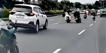A screenshot of the viral video of a New Zealand tourist being mugged at the Tuban Underpass in Kuta, Bali. (Photo: Special Doc.)