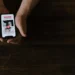 Tinder Job Offer in Bali Ends in Alleged Kidnapping and Extortion Case, Police Investigating 45 Illustration photo of someone using the Tinder application