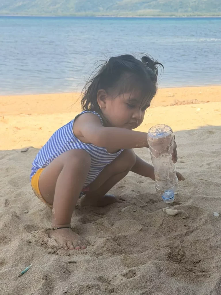 Beyond Semana Santa: The Beach That Locals Don't Want You to Miss in Larantuka 42
Alqaqa Beach is also suitable for swimming and for children to play. (Hey Bali)