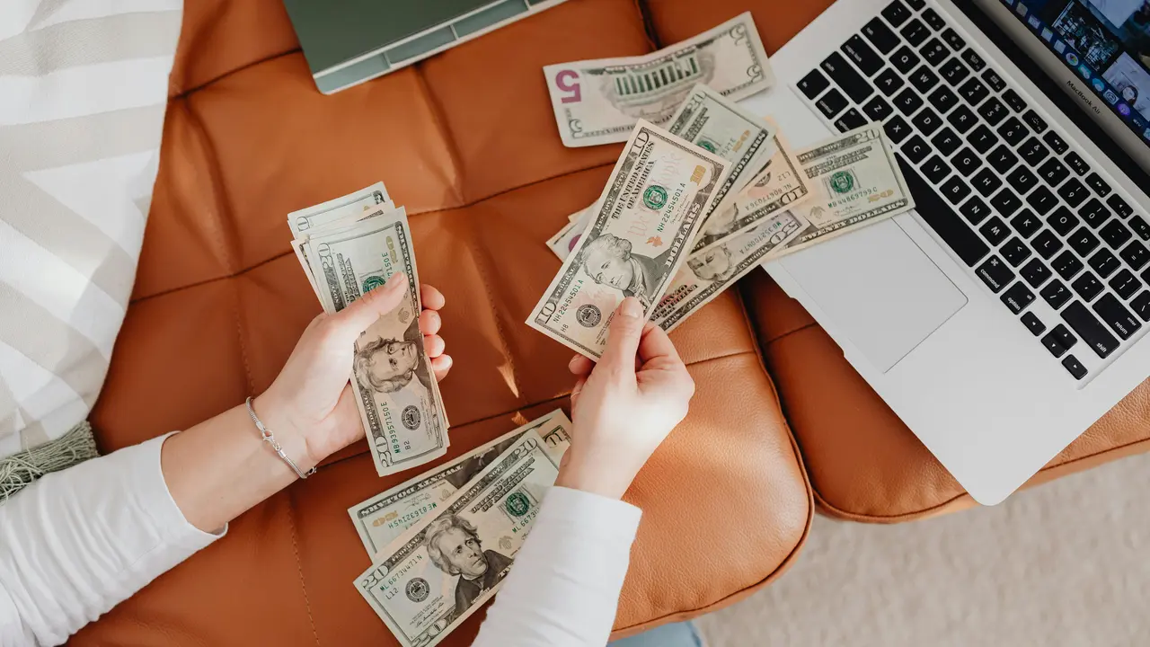 15 Legit Ways Digital Nomads, Expats, and Travelers in Bali Are Earning Extra Income in August 2026 38 Passive income apps and online side hustles for remote workers in Bali