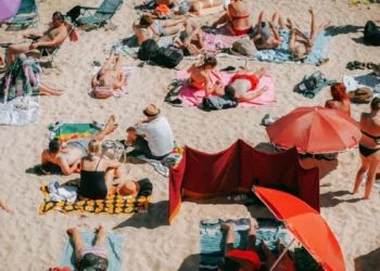 A photo of hot weather at a beach