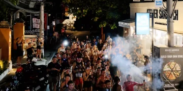 Photo: The Bali Silent Disco running event, which was allegedly discriminatory against locals. (Instagram entourage.bali)