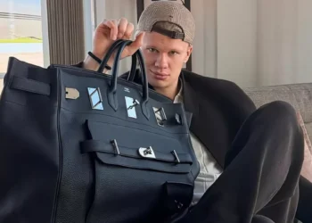 Erling Haaland's collection of Hermès Birkin bags includes the Hermès Togo Leather Birkin 50. Photo: Instagram/@erling