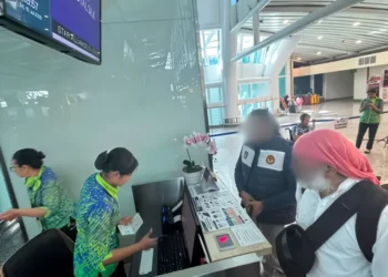 Photo: The Singaraja Class II Special Immigration Office (TPI) deported foreign nationals for residence permit violations via I Gusti Ngurah Rai International Airport on Friday (July 10, 2026). (Doc. Singaraja Immigration)