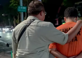 Photo of the Algerian national (MBG)—who allegedly suffered violence at the hands of the Kuta Sector Police—after being examined at Murni Teguh Kuta Hospital, July 3, 2026 (Photo by Hey Bali News).