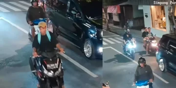 The theft of a motorcycle by two individuals on Jalan Pantai Berawa, Tibubeneng, Badung, was captured on CCTV. (Photo: Courtesy)