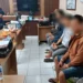 Photo: Police question residents of Banjar Dinas Juwuk Legi, Batunya Village, Baturiti District, Tabanan, following an incident where a chicken thief was beaten to death by a mob. (Courtesy)