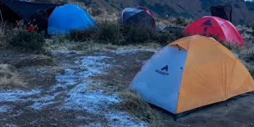 Photo: Grass and hikers' tents at the Pelawangan Sembalun campsite on Mount Rinjani, East Lombok, West Nusa Tenggara (NTB), are covered in ice, Monday (July 27, 2026). (Doc. TNGR)