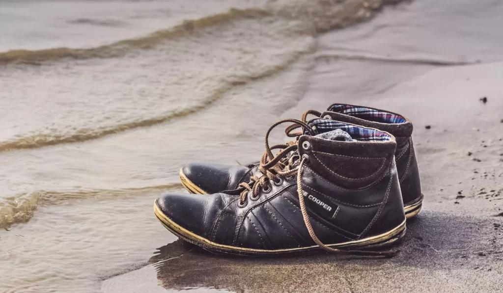 What Shoes Should You Wear in Bali? Sandals, Sneakers or Hiking Boots? 42 Hiking boots for Bali adventure travel, recommended footwear for Mount Batur sunrise treks and rugged hiking trails.