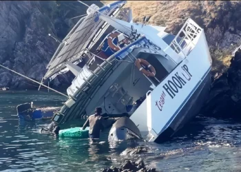 Photo: The speedboat *Hook Up* struck a reef in the waters off Bidadari Island, Labuan Bajo, West Manggarai, East Nusa Tenggara (NTT), on Saturday (July 11, 2026). (Courtesy)