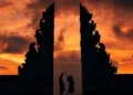 A beautiful sunset photo at a temple in Bali (Pexels)