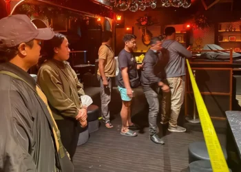 Manhunt Underway After Shooting at Popular Canggu Bar Injures Security Guard and Chinese Tourist 43 Photo: Police conducting an investigation at The Shady Pig bar in Canggu, Badung, Bali, on Friday (July 17, 2026). (Badung Police)