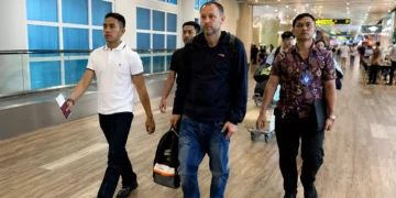 The Denpasar Immigration Detention Center deported an Italian national, identified by the initials JF, following his involvement in an assault on a local resident and for overstaying his visa in Bali. (Photo: Denpasar Immigration Detention Center)