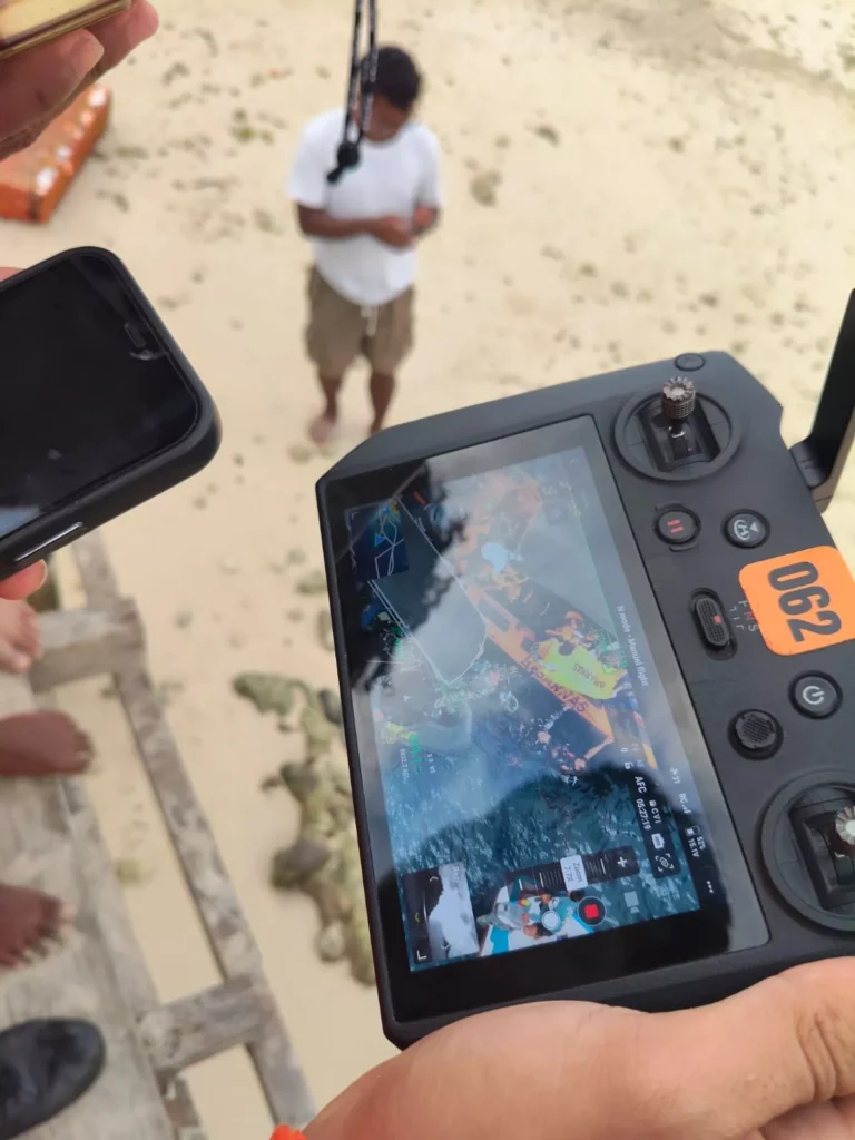 Video & Timeline: How a Chinese Couple's Komodo Open Trip Ended in Tragedy 38
Photo: The body of a male tourist from China being found on the afternoon of July 15, 2026, around 4:00 PM on Kelor Island.