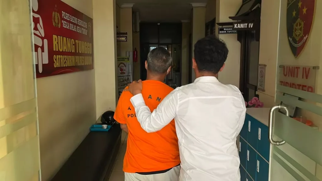 Gunman Arrested Within 24 Hours After Shooting at Popular Bali Nightclub Leaves Two Injured 2 A photo of the Canggu shooting suspect, who is now officially in custody at the Badung District Police.